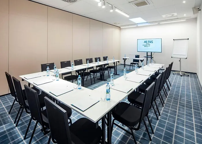 Altus Old Town - Destigo 3* Poznan