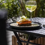 Отель Altus Old Town - Destigo