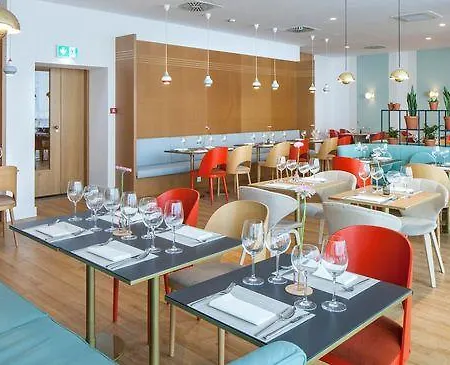 Altus Old Town - Destigo ホテル