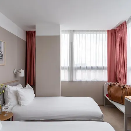 Altus Old Town - Destigo Отель Познань