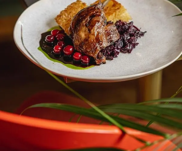 Altus Old Town - Destigo Отель