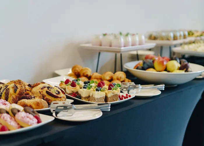 Отель Altus Old Town - Destigo