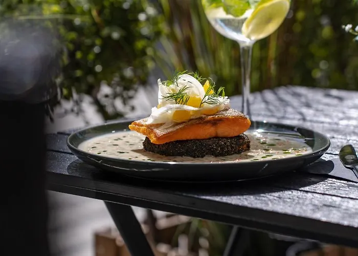 Hotel Altus Old Town - Destigo